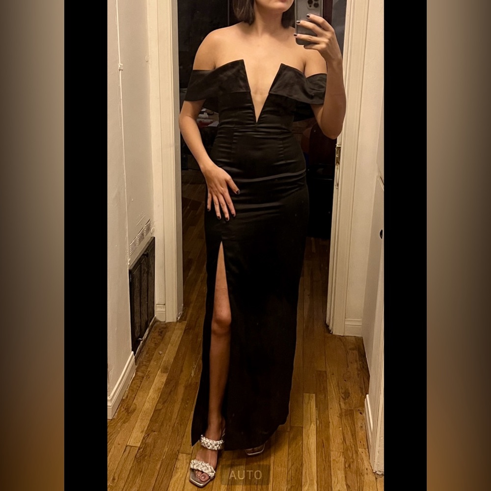 NBD Elegant Black Off-Shoulder Maxi Dress